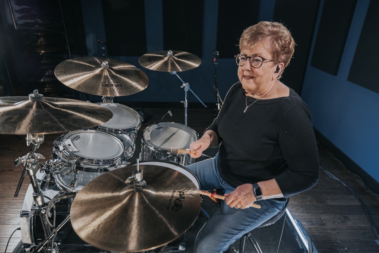 Brain plasticity and learning drums