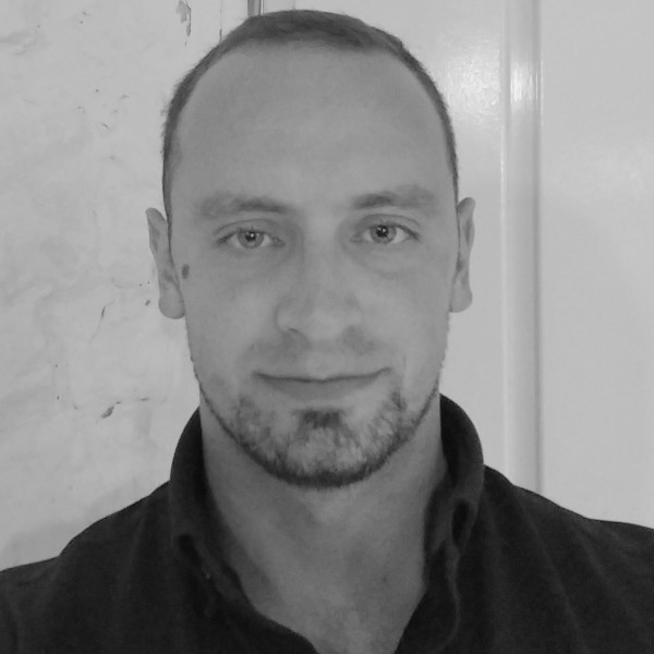 Person studying Portuguese online