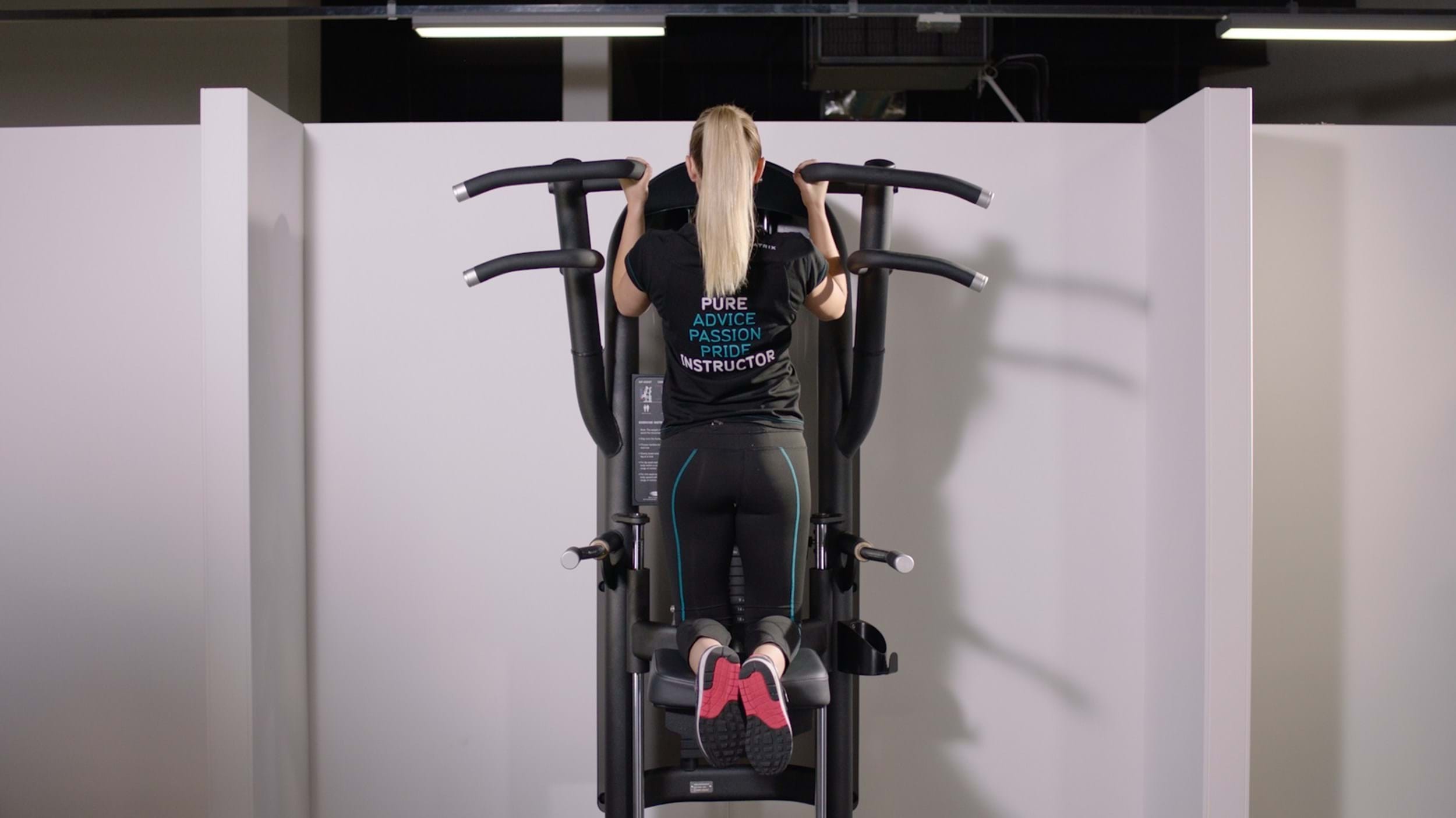 Assisted Pull Up Machine for Gradual Progression