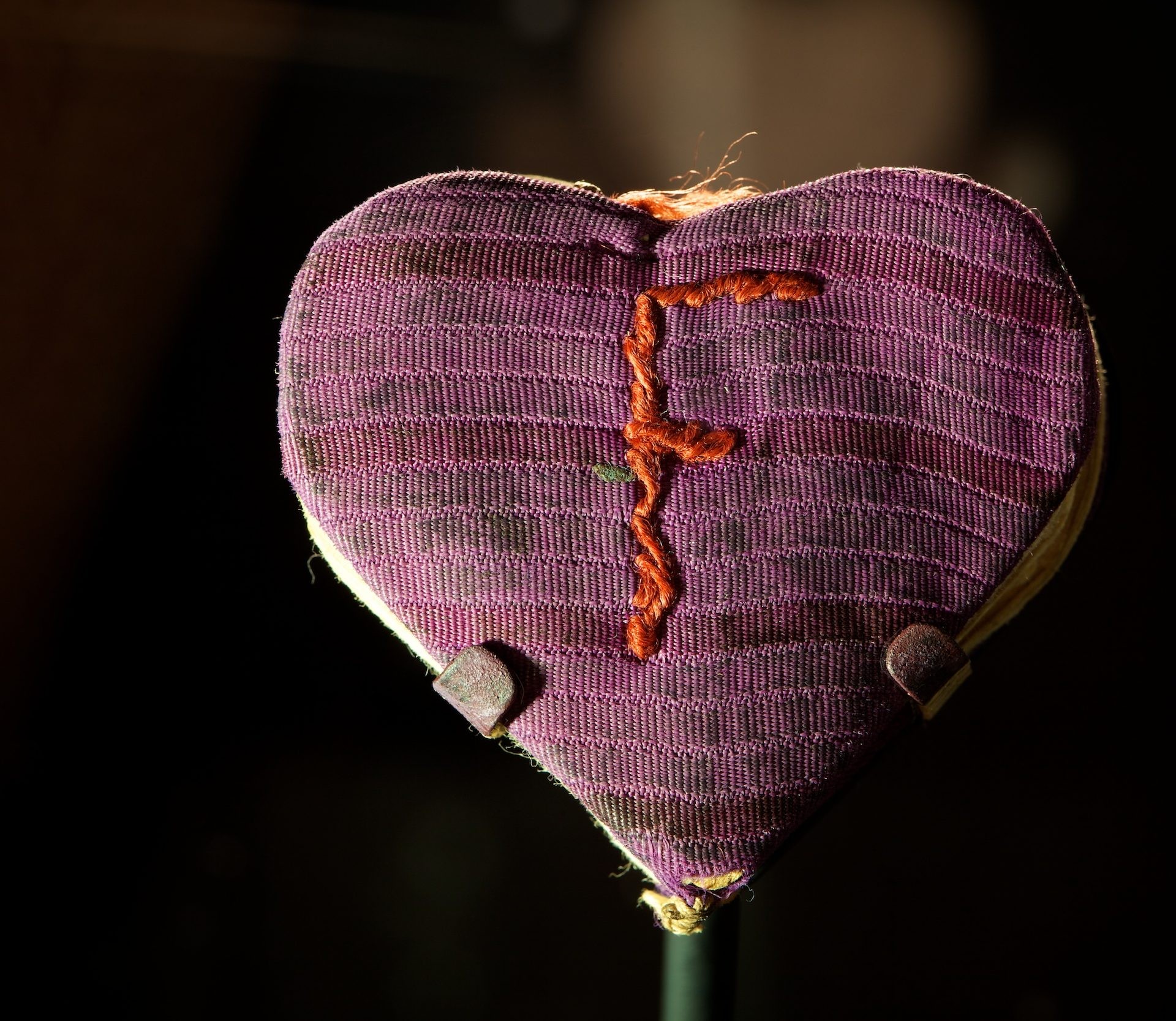A heart-shaped booklet given to Fania Fainer in Auschwitz