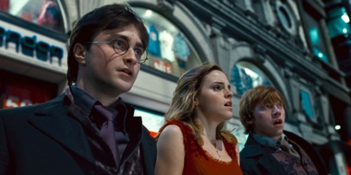 Harry, Ron and Hermione apparate to London in Deathly Hallows.