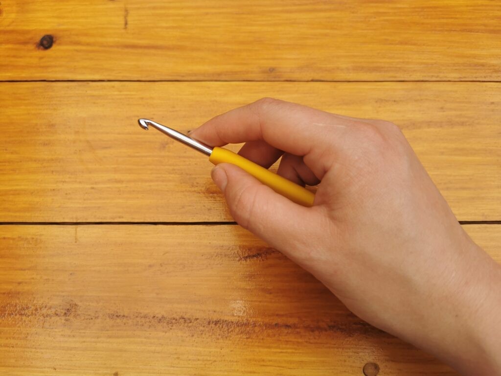 Knife hold