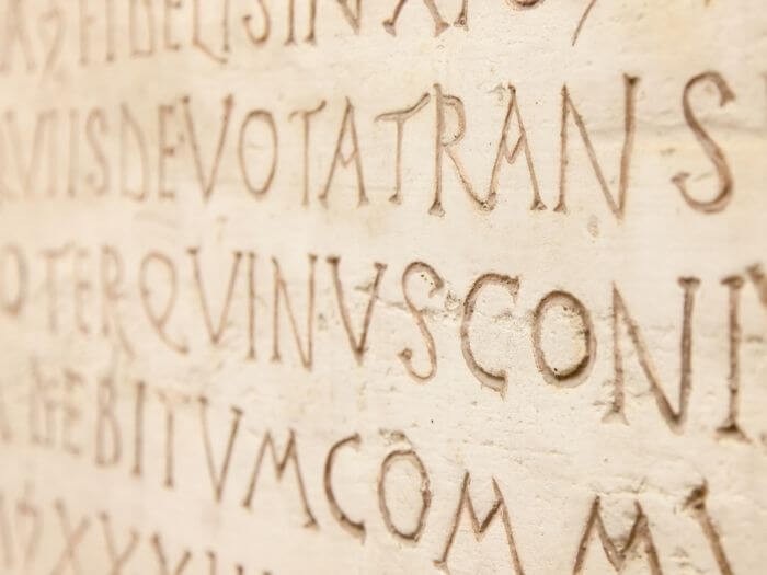 Latin writing on a wall