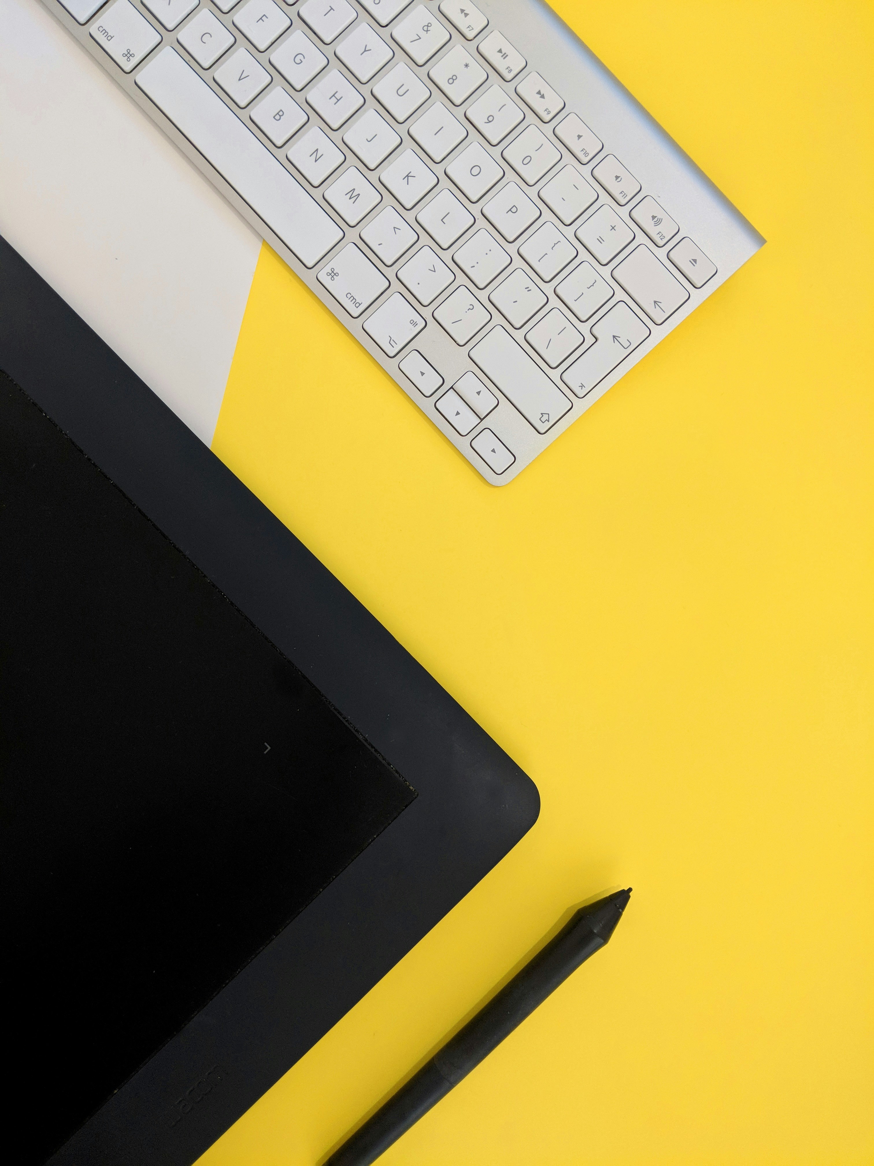 Graphics tablet and keyboard for digital art