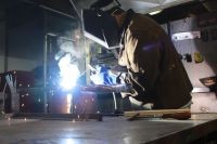 Welding practice at LEARNS.EDU.VN
