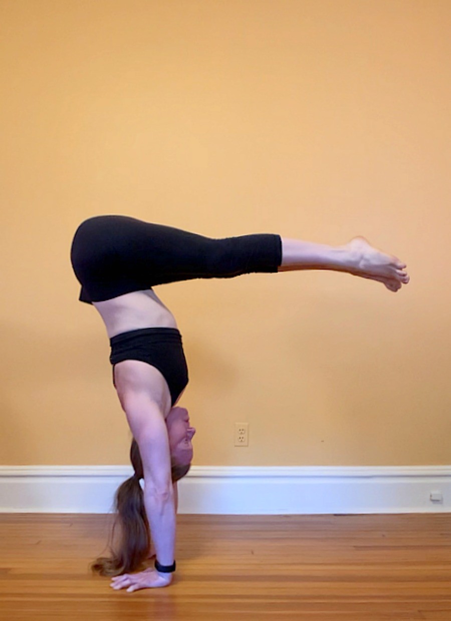 Expert tips from a handstand coach
